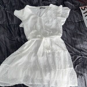 SHEIN Elegant White Lace-Trimmed Top